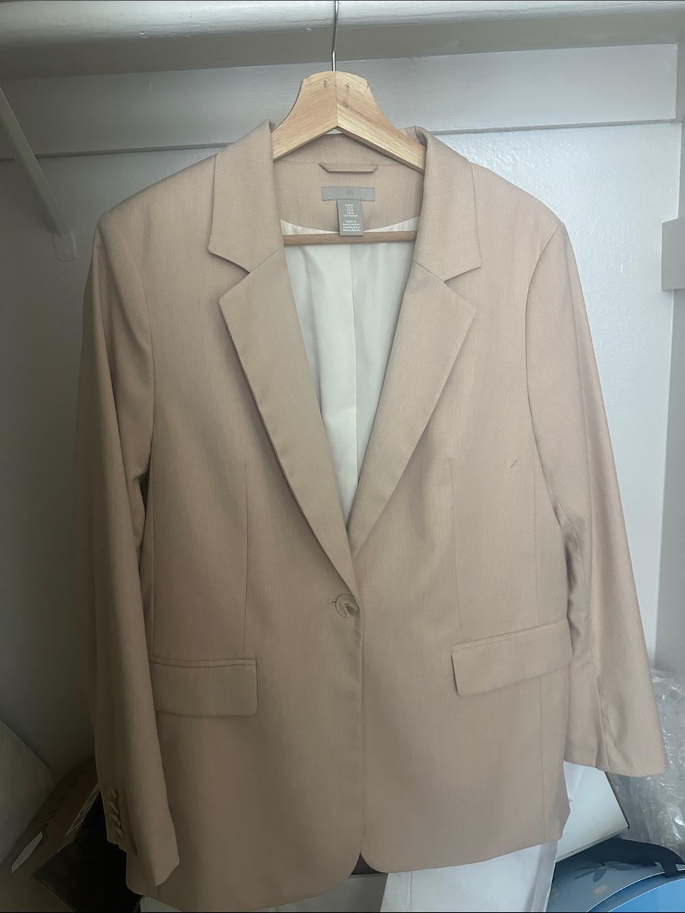 H&M Blazer in Light Pink - Picture 2 of 3